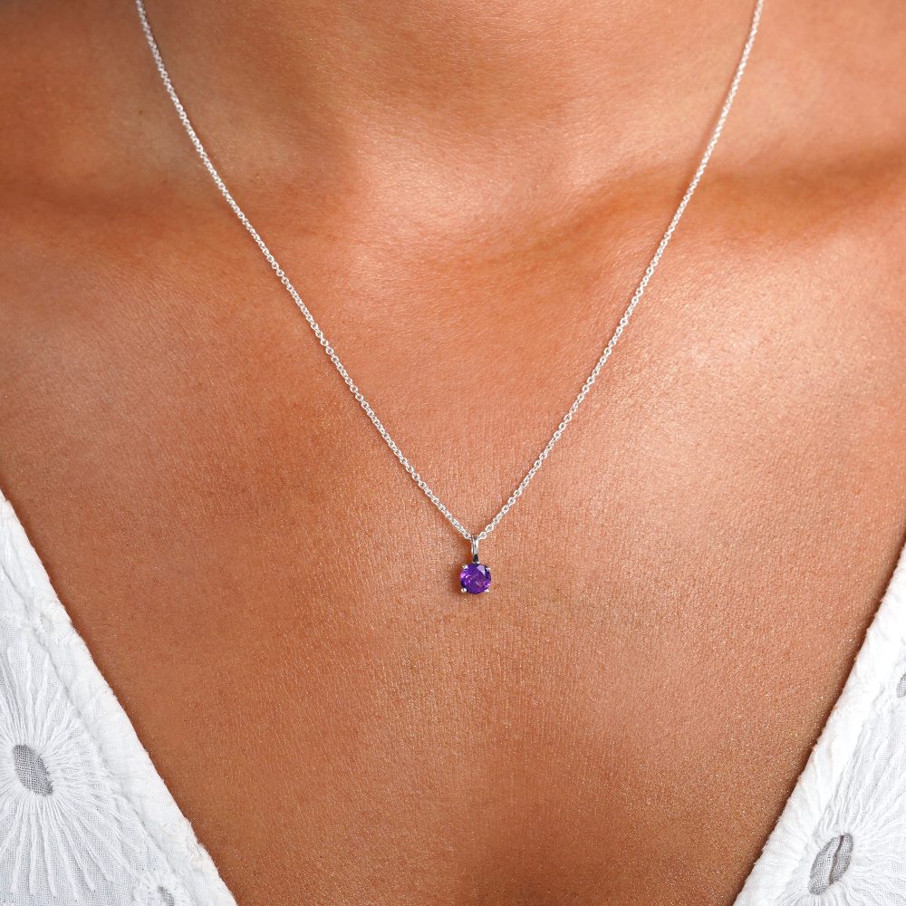 Joyas con la piedra natal de febrero, Amatista. Collar con cristal violeta Amatista en plata de primera ley.