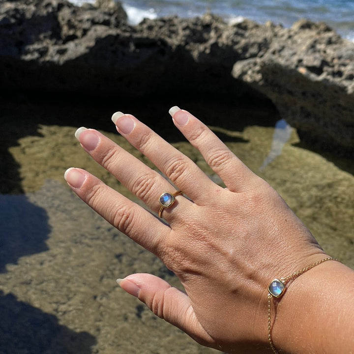 Anillo Elegance Labradorita Oro